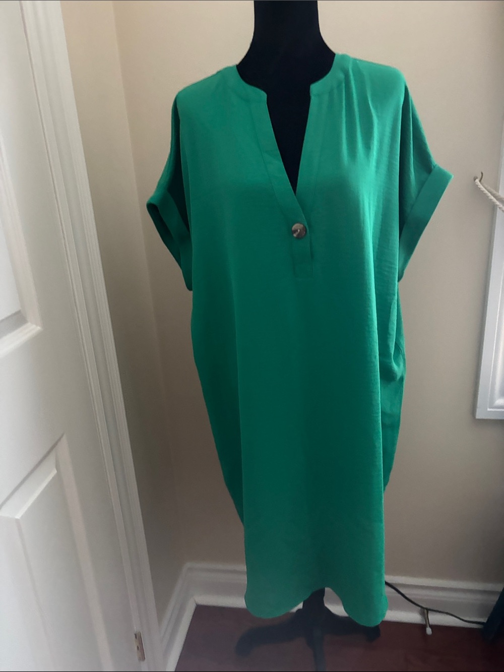 Reitmans Emerald Green Short-Sleeve Tunic with Button Placket